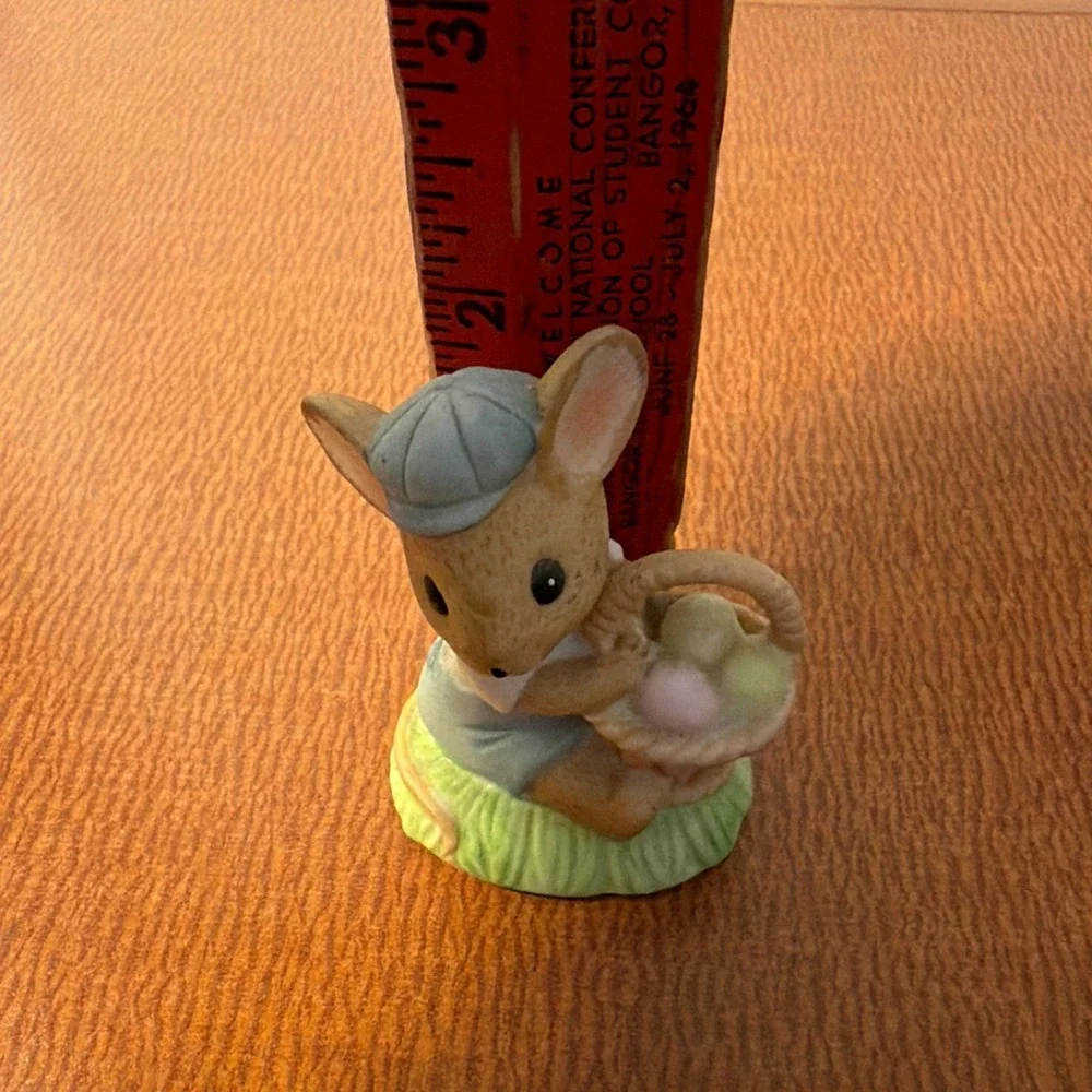 Vintage Enesco Bisque Country Calico Mouse‎ Holding Basket 1984 2